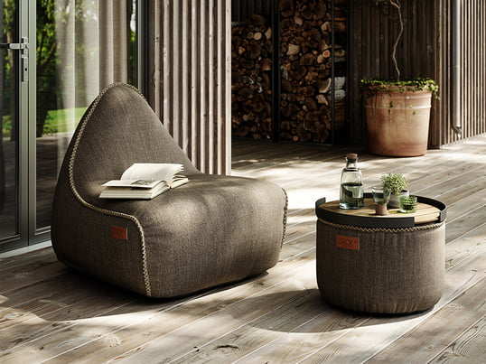 Beanbags and seat cushions adapt perfectly to your body, no matter what position you are in. The furniture relieves and supports your back and spine.