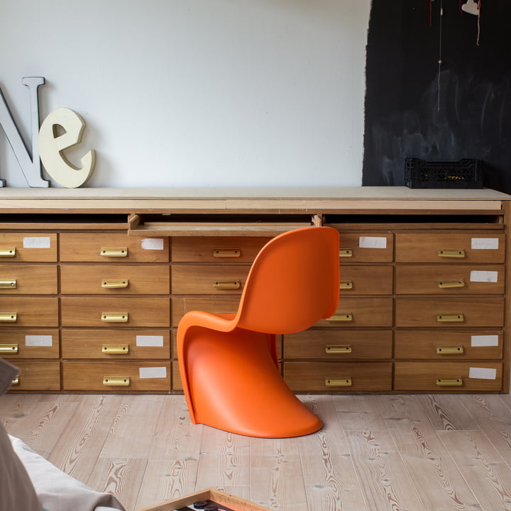 Kids chair Panton Junior from Vitra in the children's room